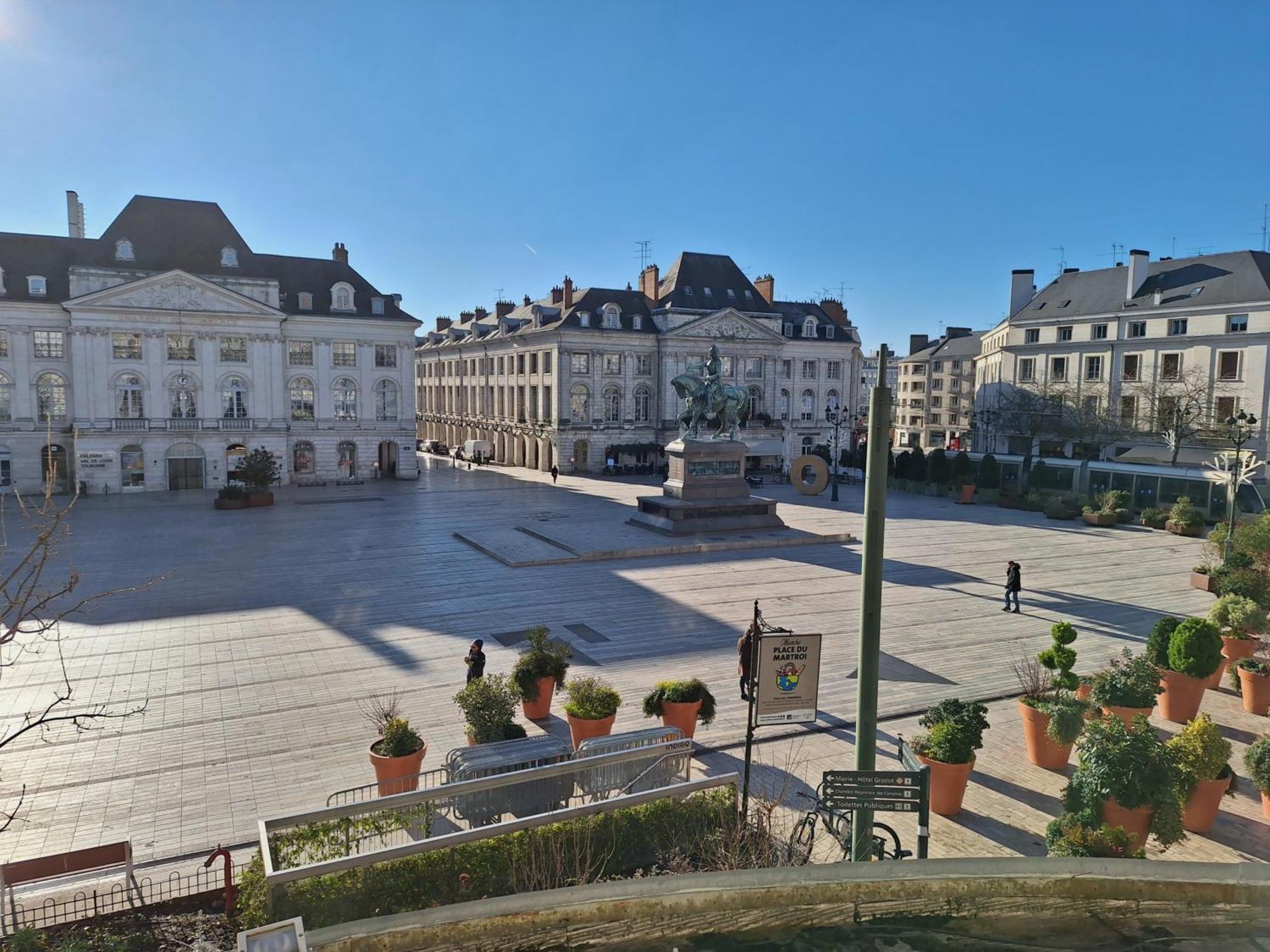 Apartamento La Rotonde - Vue Sur Place Du Martroi - - Clim - 5 Personnes *