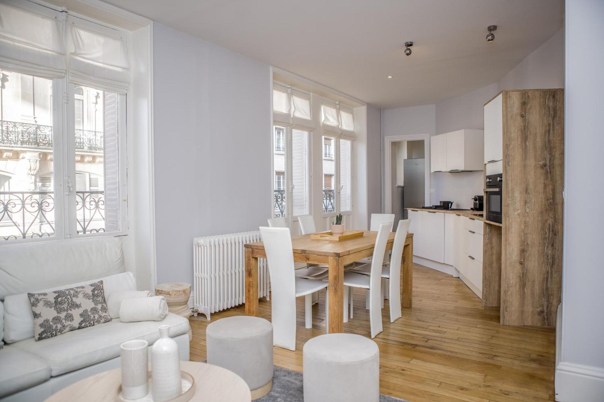 Apartamento La Rotonde - Vue Sur Place Du Martroi - - Clim - 5 Personnes *